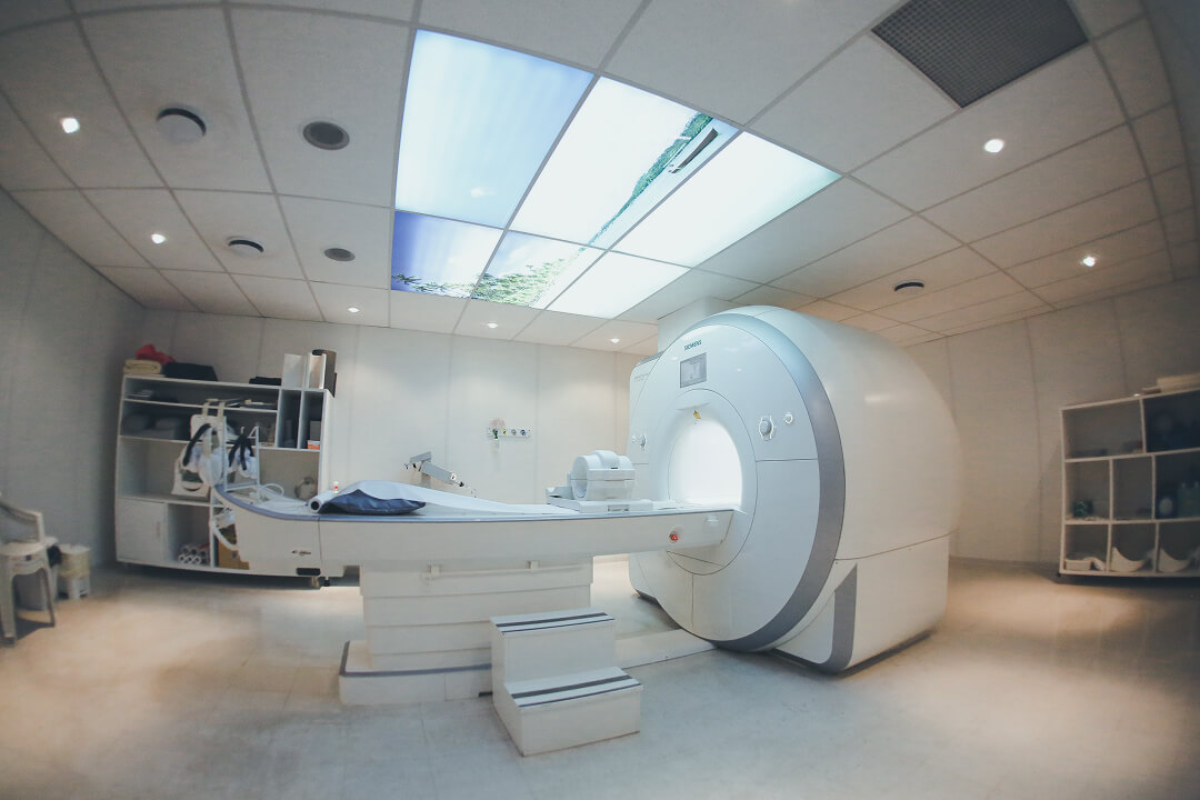 Maquinário para fazer o exame de Ressonância Magnética